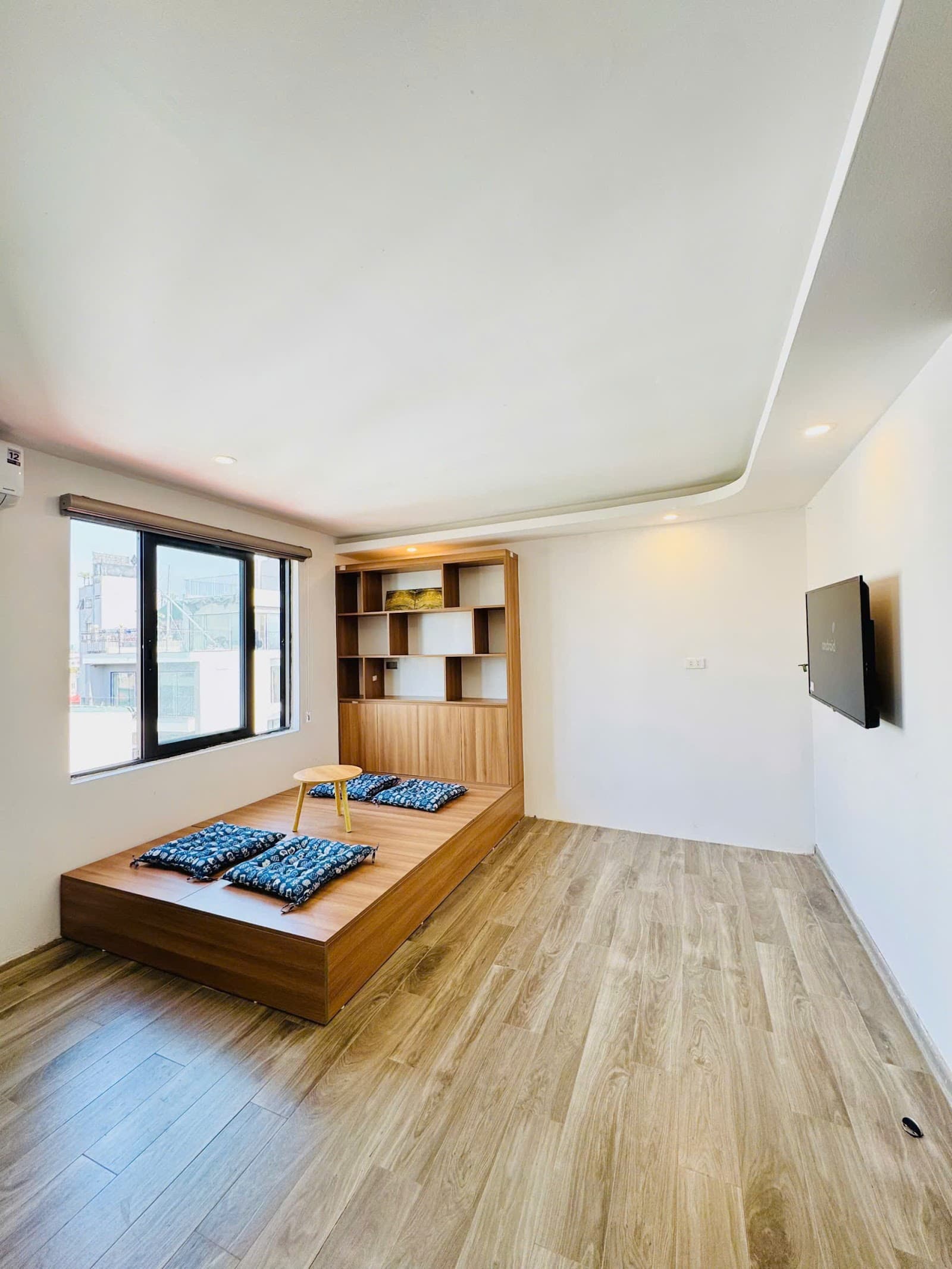City View 1-Bed Apartment in Tây Hồ · Âu Cơ (Unit 801)