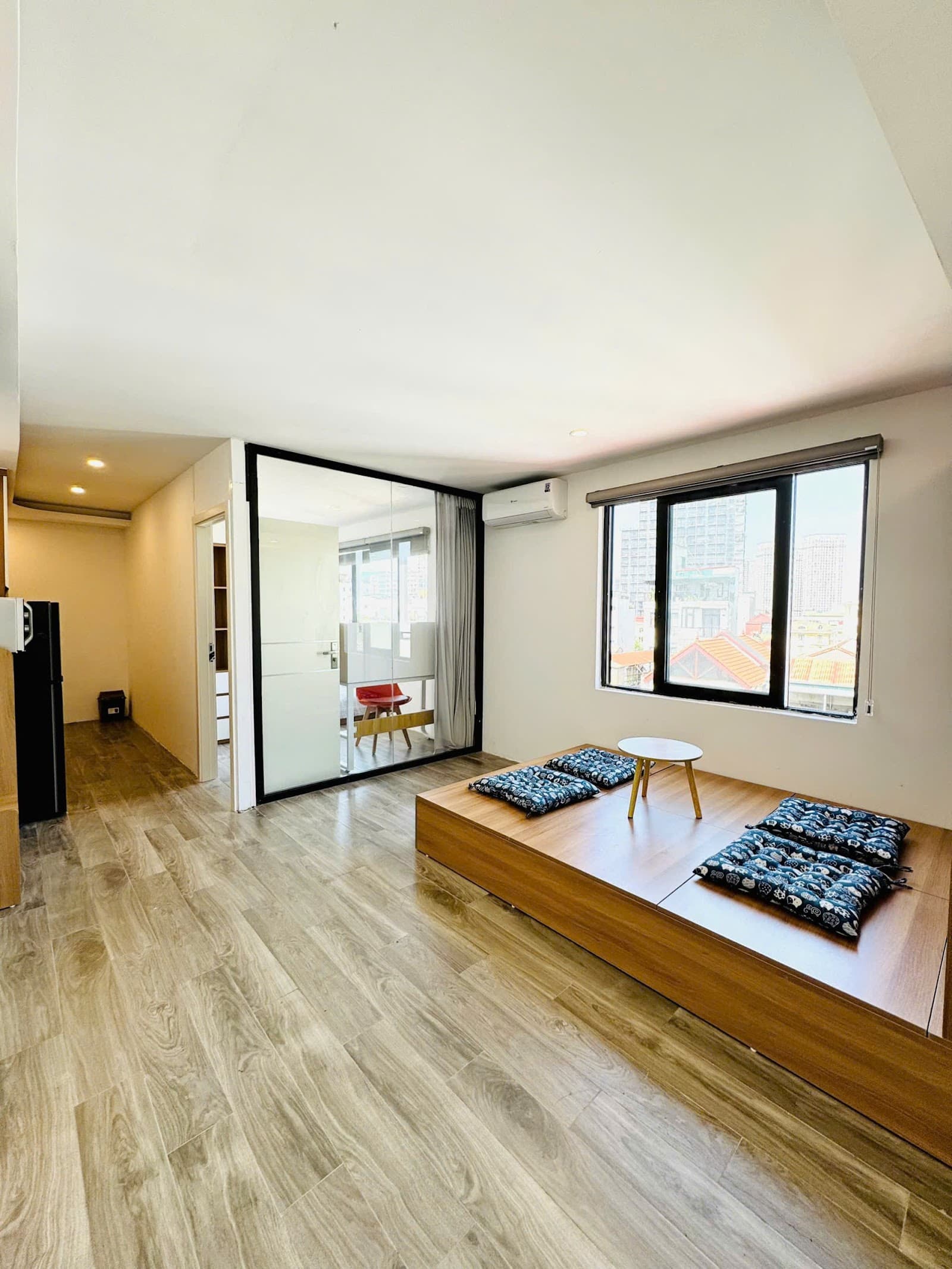 City View 1-Bed Apartment in Tây Hồ · Âu Cơ (Unit 801) 3