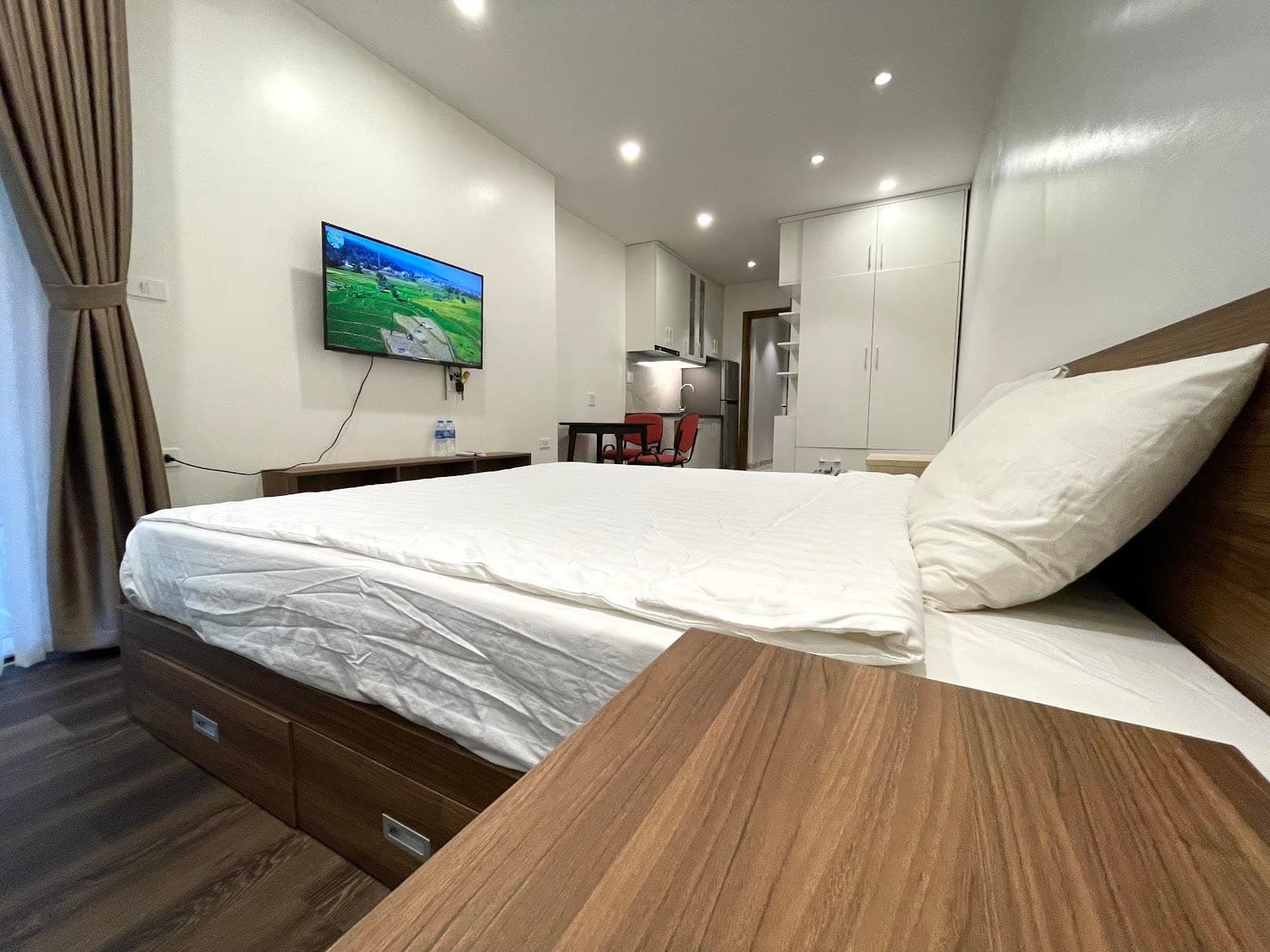 Quaint Studio with Balcony in Ba Đình - HOÀNG HOA THÁM 2