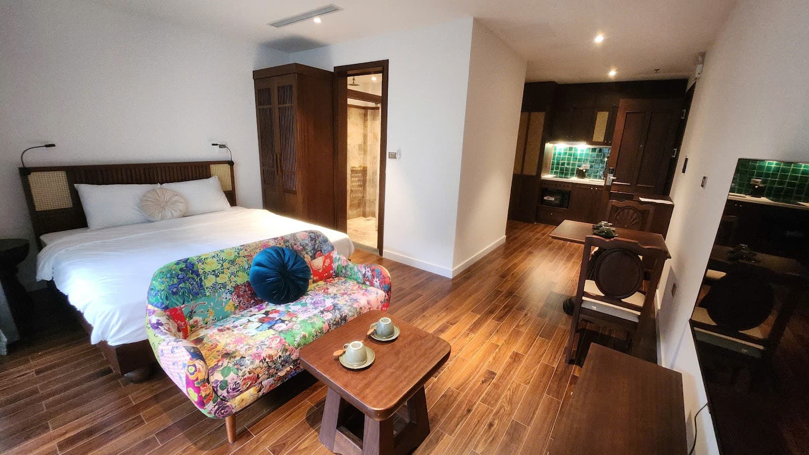 Serviced Studio Apartment in Truc Bach