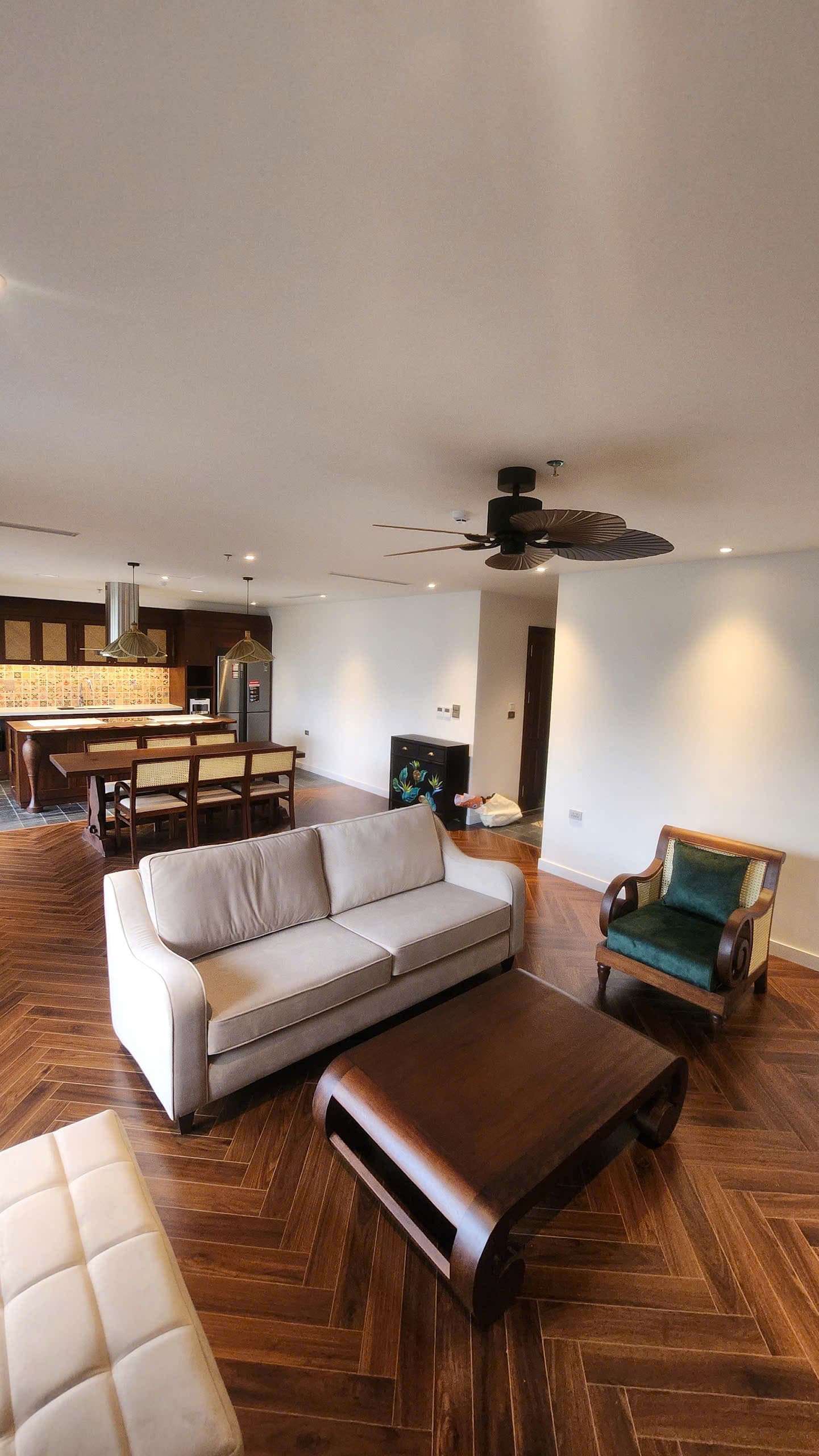Stunning Modern 3-Bed Apartment in Ba Dinh 3