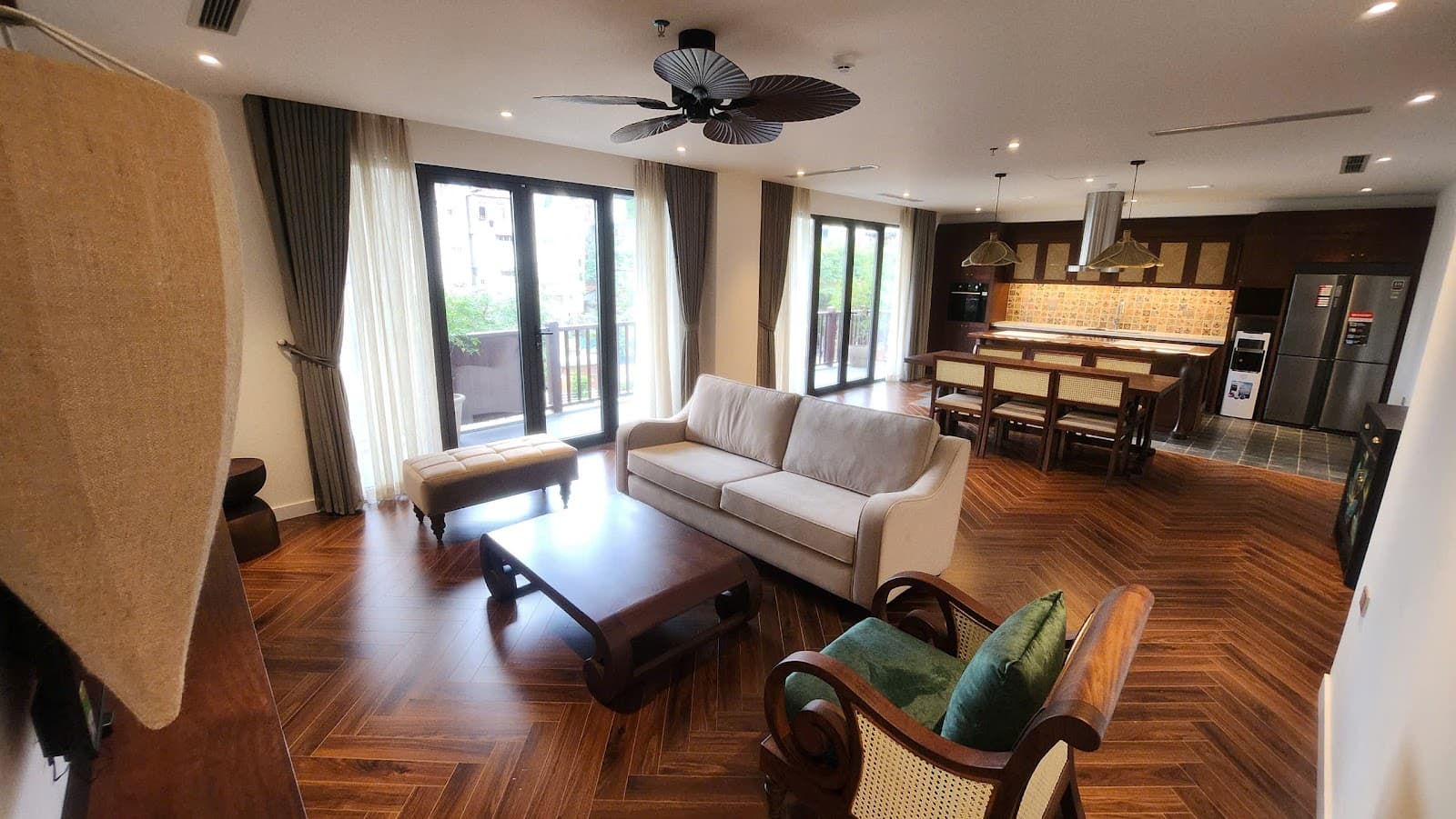 Stunning Modern 3-Bed Apartment in Ba Dinh