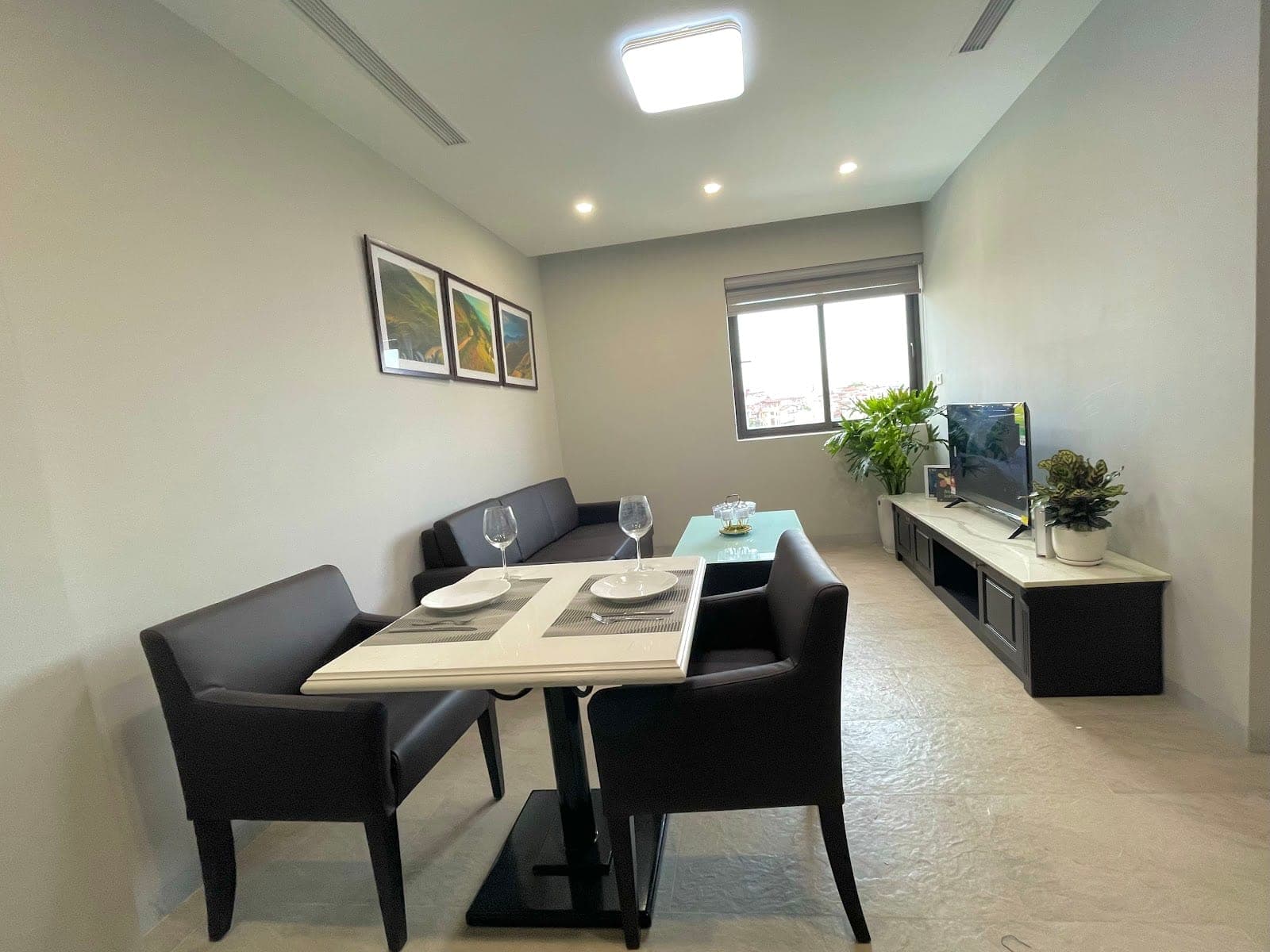 Modern City View 1-Bedroom Apartment in Tây Hồ · đường Nguyễn Văn Huyên kéo dài cạnh toà 6th Element (Unit 401)