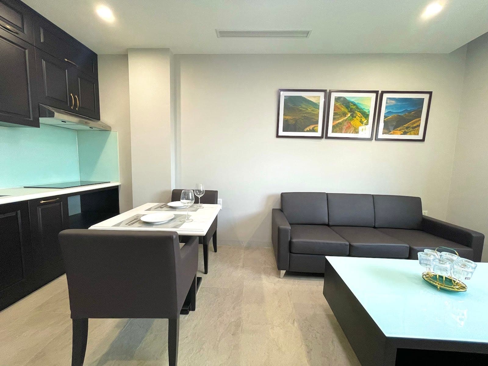 Modern City View 1-Bedroom Apartment in Tây Hồ · đường Nguyễn Văn Huyên kéo dài cạnh toà 6th Element (Unit 401) 2