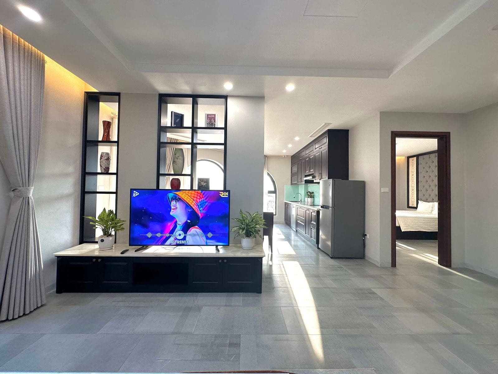 Glamorous City View 3-Bedroom Apartment in Tây Hồ · NAM SƠN APARTMENT - đường Nguyễn Văn Huyên kéo dài cạnh toà 6th Element 3