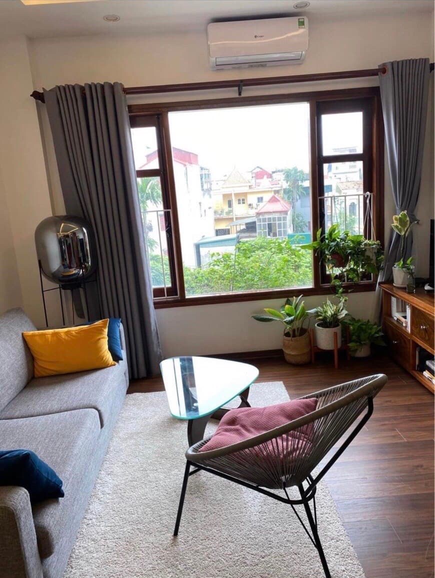 1-Bed Apartment with Balcony in Tây Hồ · 28 Tu Lien
