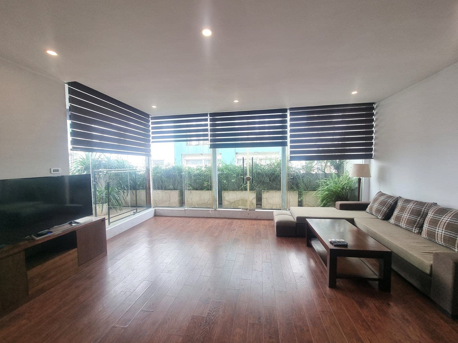 1-Bedroom Apartment with Balcony at 12/551 Kim Ma, Ba Đình