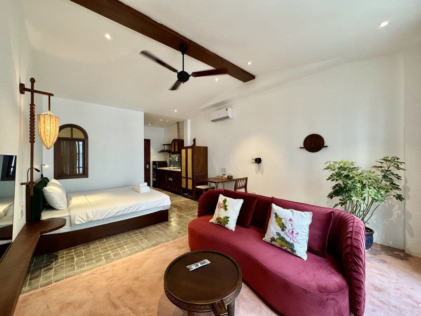 1-Bedroom Apartment with Balcony at 28 Mac Dinh Chi, Ba Đình · Unit 201