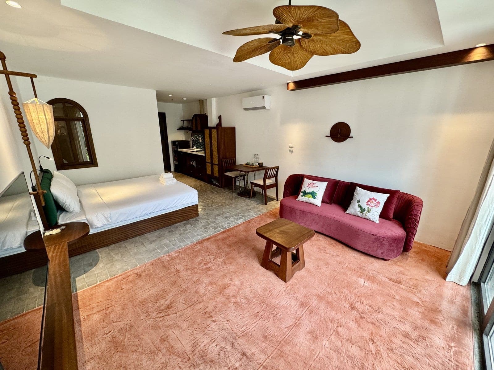 1-Bedroom Apartment with Balcony at 28 Mac Dinh Chi, Ba Đình · Unit 301