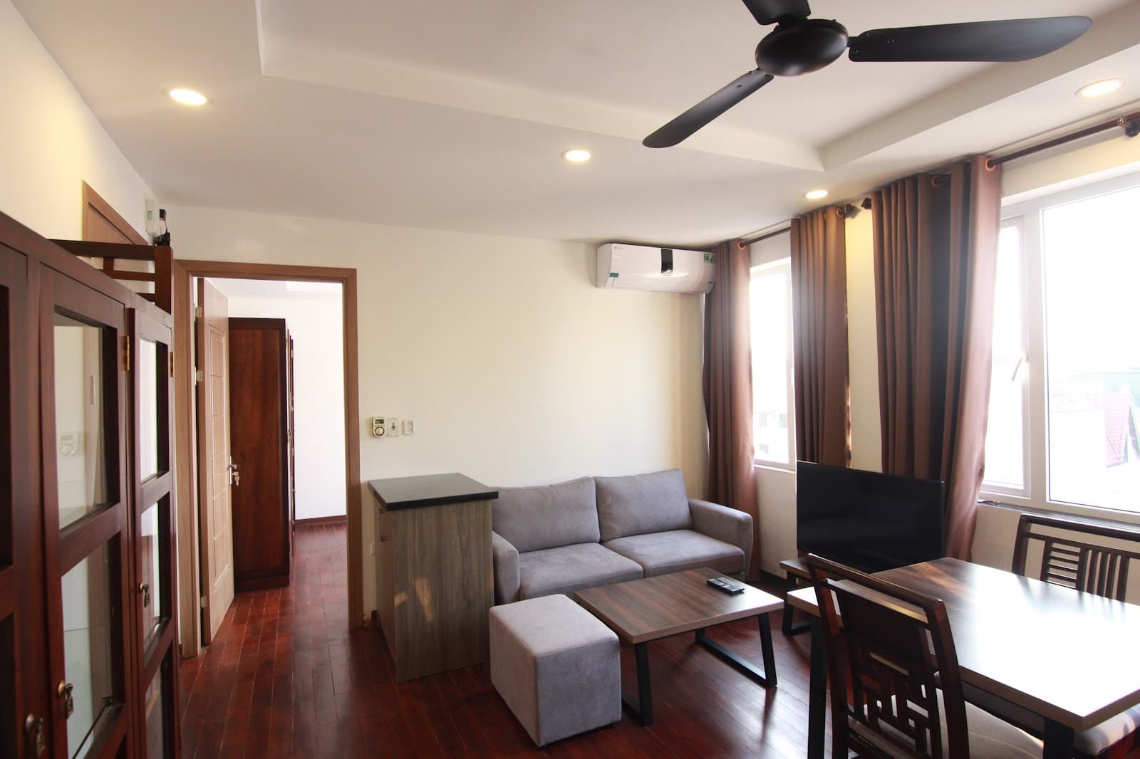 Lake View 1-Bed Apartment in Tây Hồ · No. 2 Lane 32/18 To Ngoc Van 3