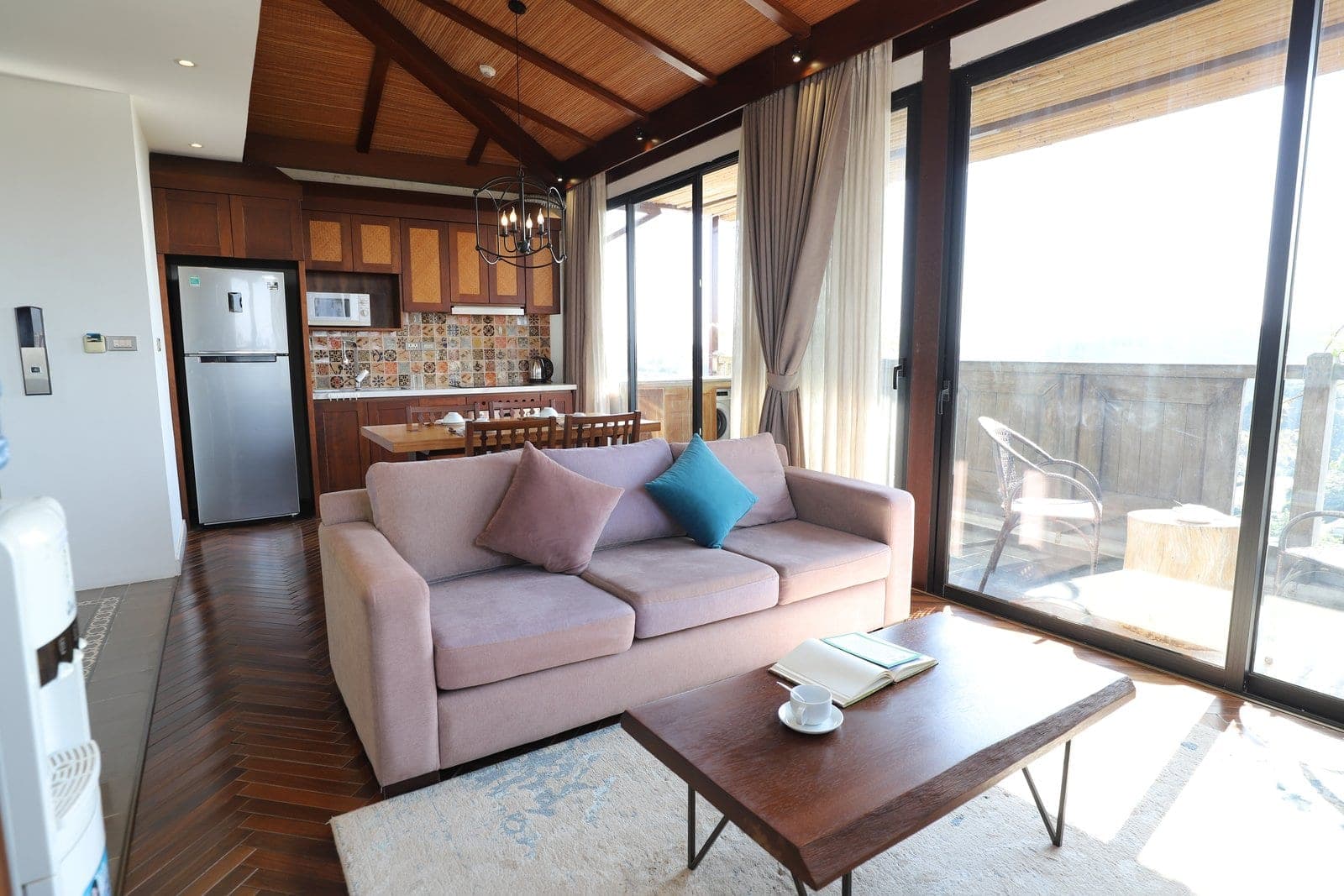 2-Bedroom Apartment with Balcony at 50 Xom Chua, Tây Hồ