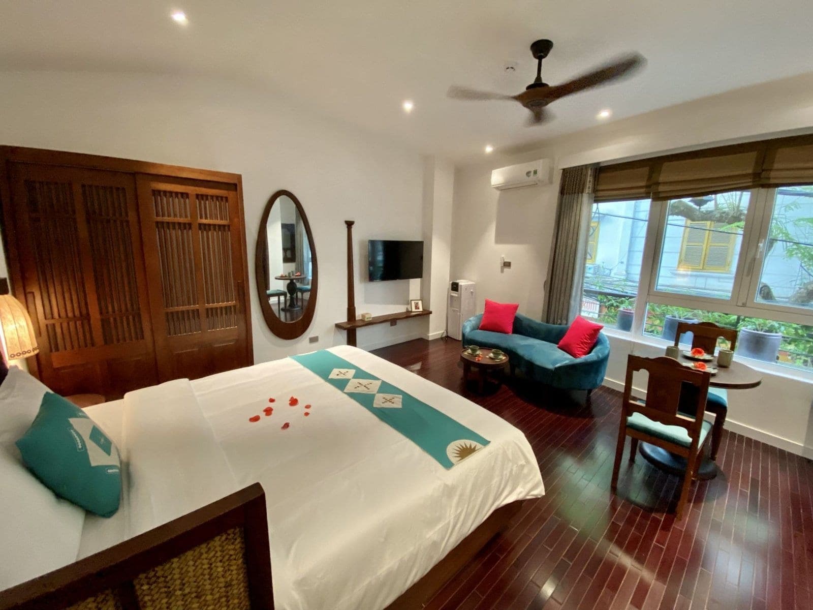 1-Bedroom Apartment with Balcony at 51 Nguyen Khac Hieu, Ba Đình · Unit 202