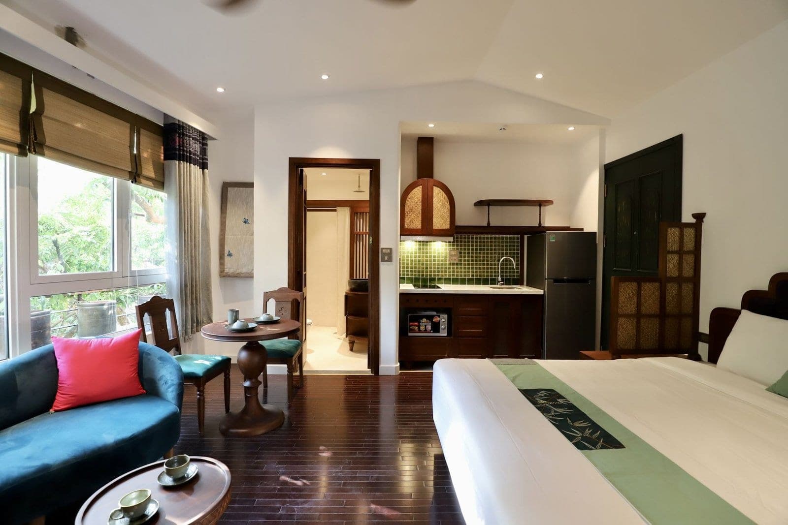 1-Bedroom Apartment with Balcony at 51 Nguyen Khac Hieu, Ba Đình · Unit 402