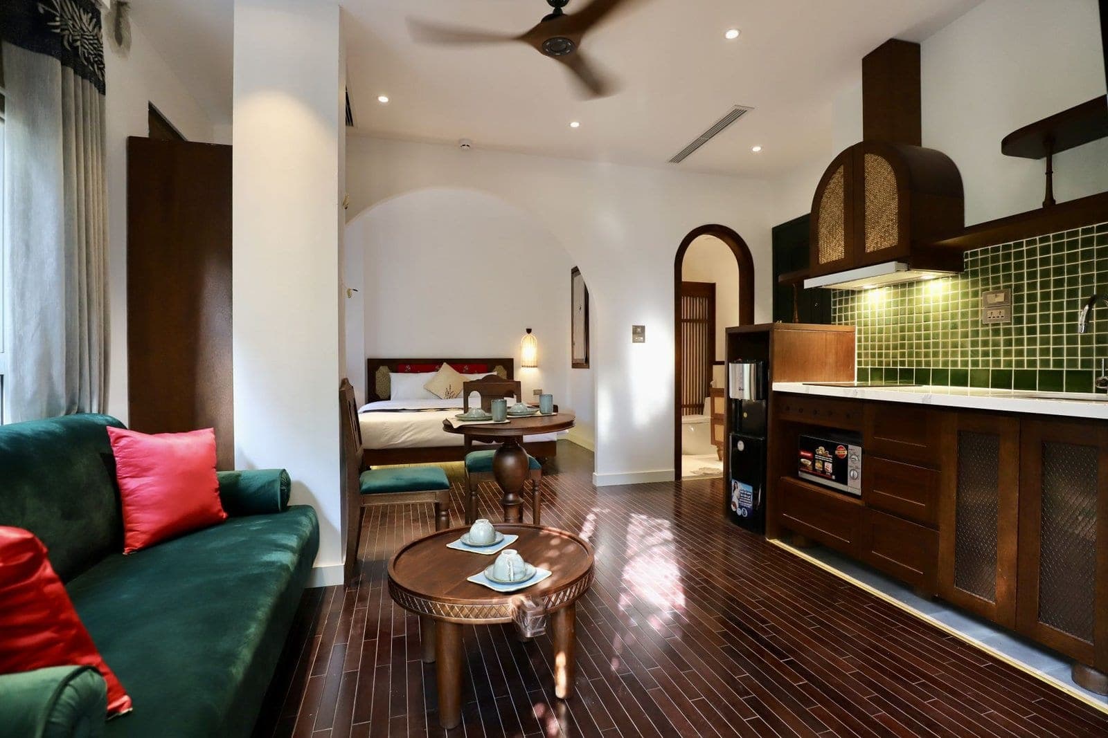 1-Bedroom Apartment with Balcony at 51 Nguyen Khac Hieu, Ba Đình · Unit 401