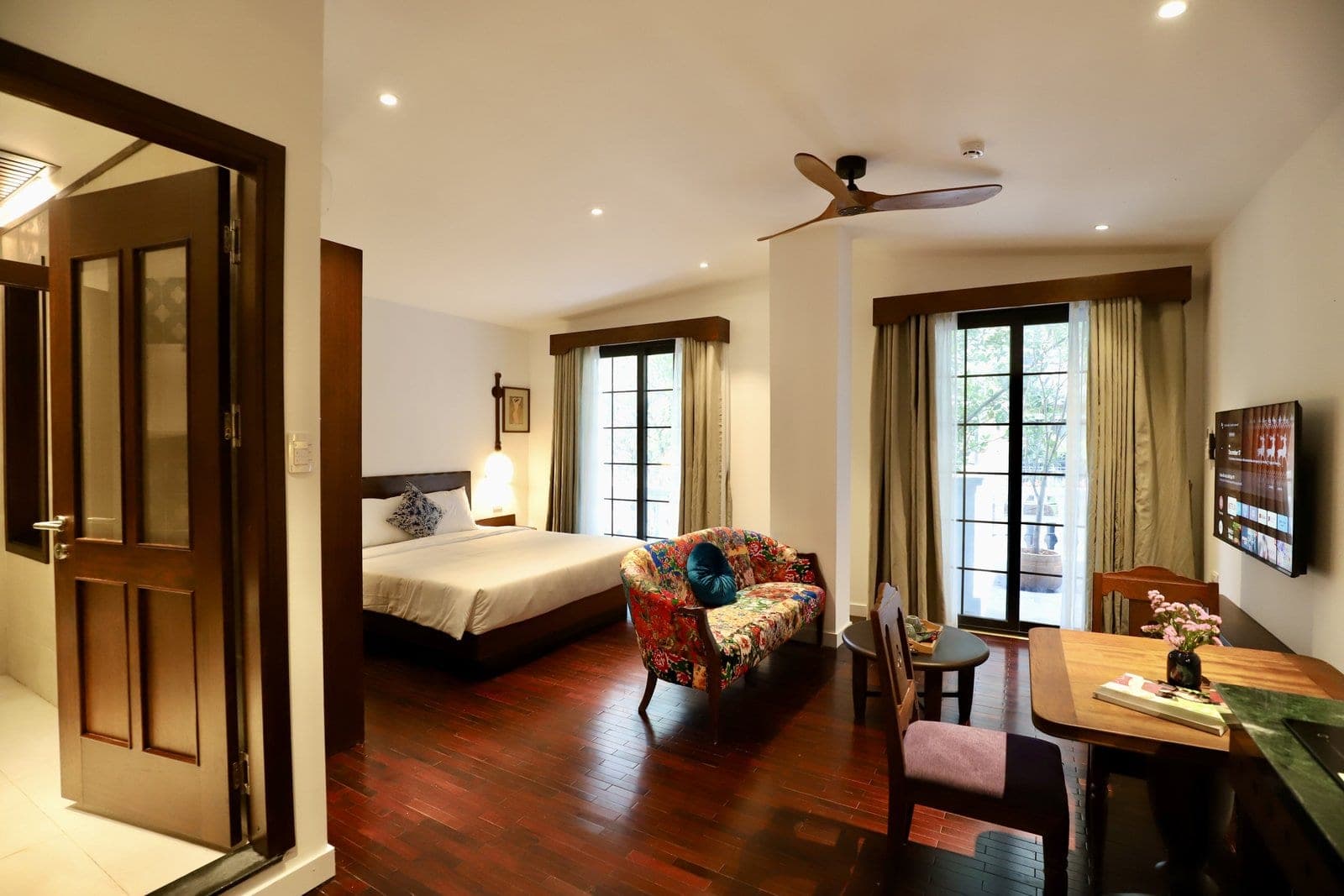 1-Bedroom Apartment with Balcony on Quang Khanh, Tây Hồ