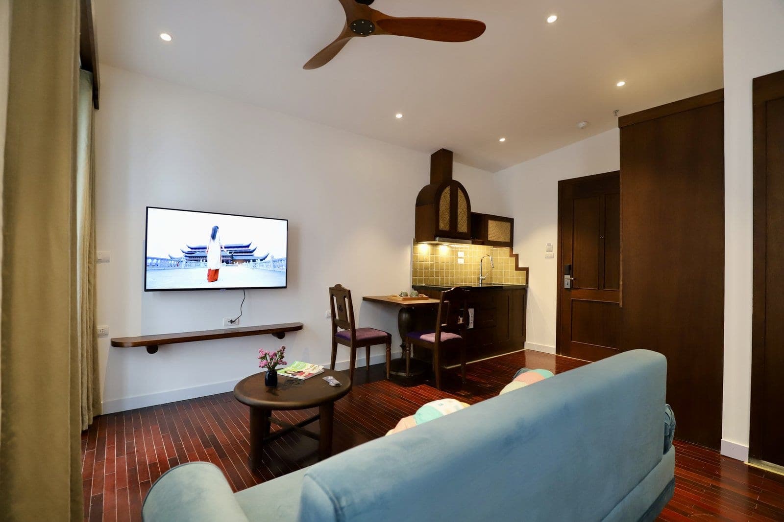 1-Bedroom Apartment with Balcony at 51 Quang Khanh, Tây Hồ · Unit 201