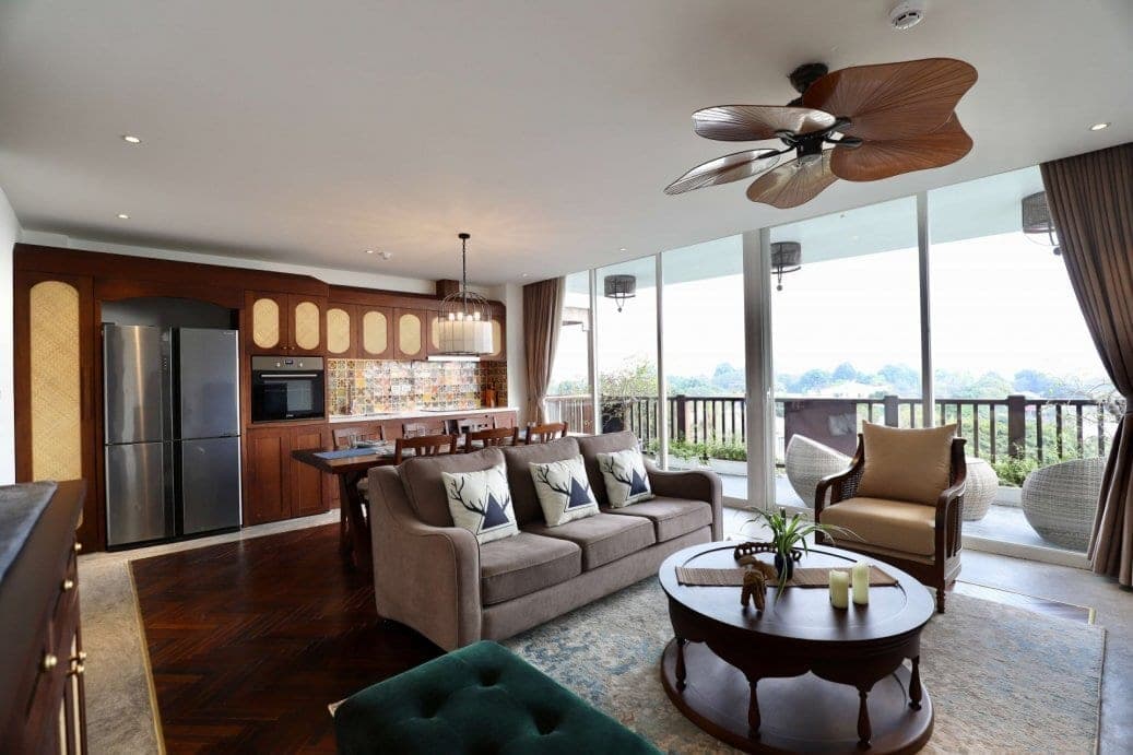 3-Bedroom Apartment with Balcony at 80 Xom Chua, Tây Hồ