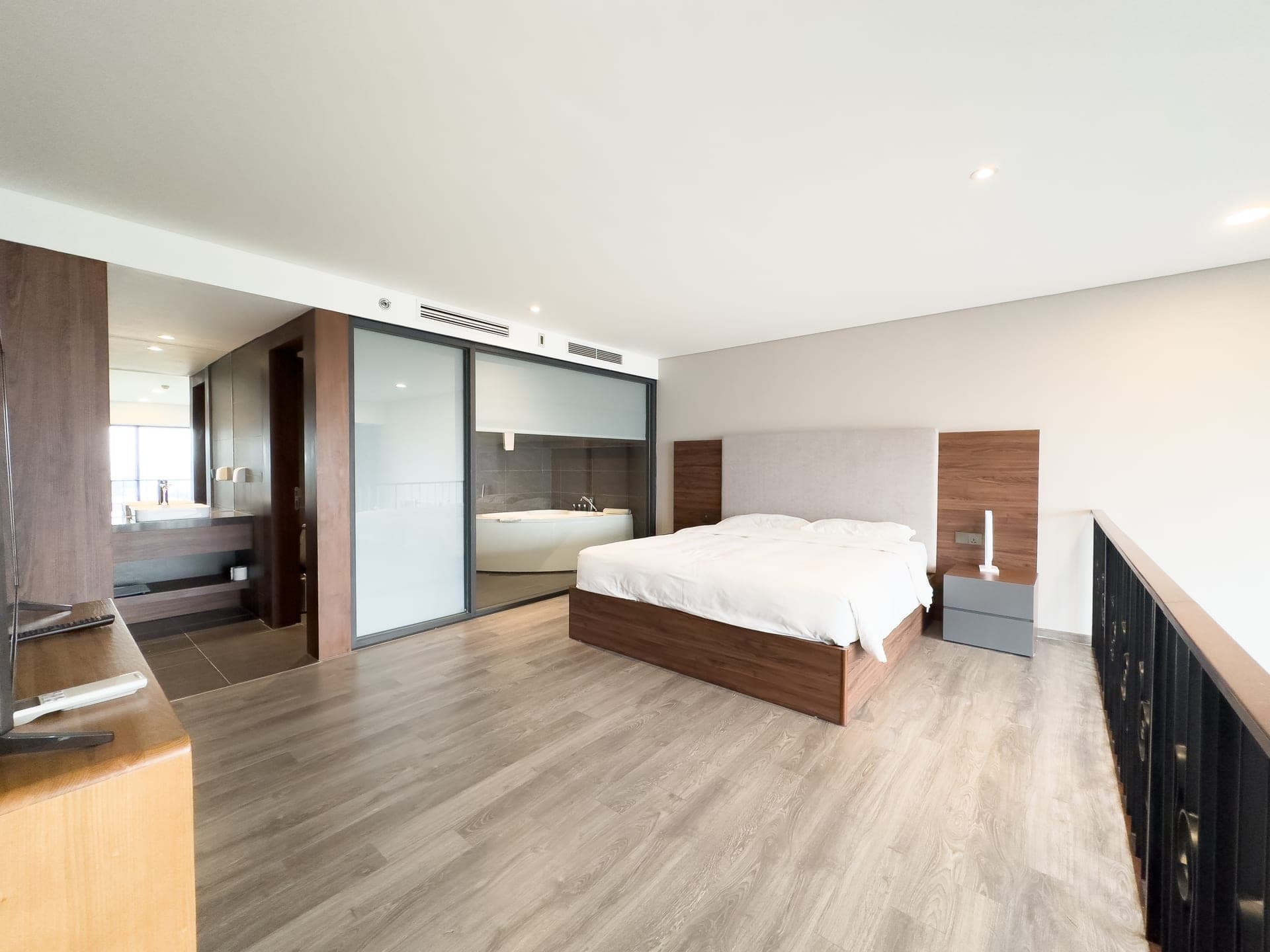 Pentstudio 1-Bedroom Apartment in Tay Ho 2
