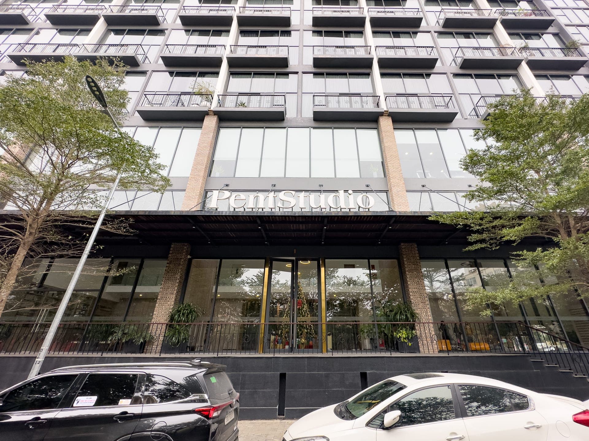 Luxurious Modern 1-Bedroom Apartment in Tay Ho