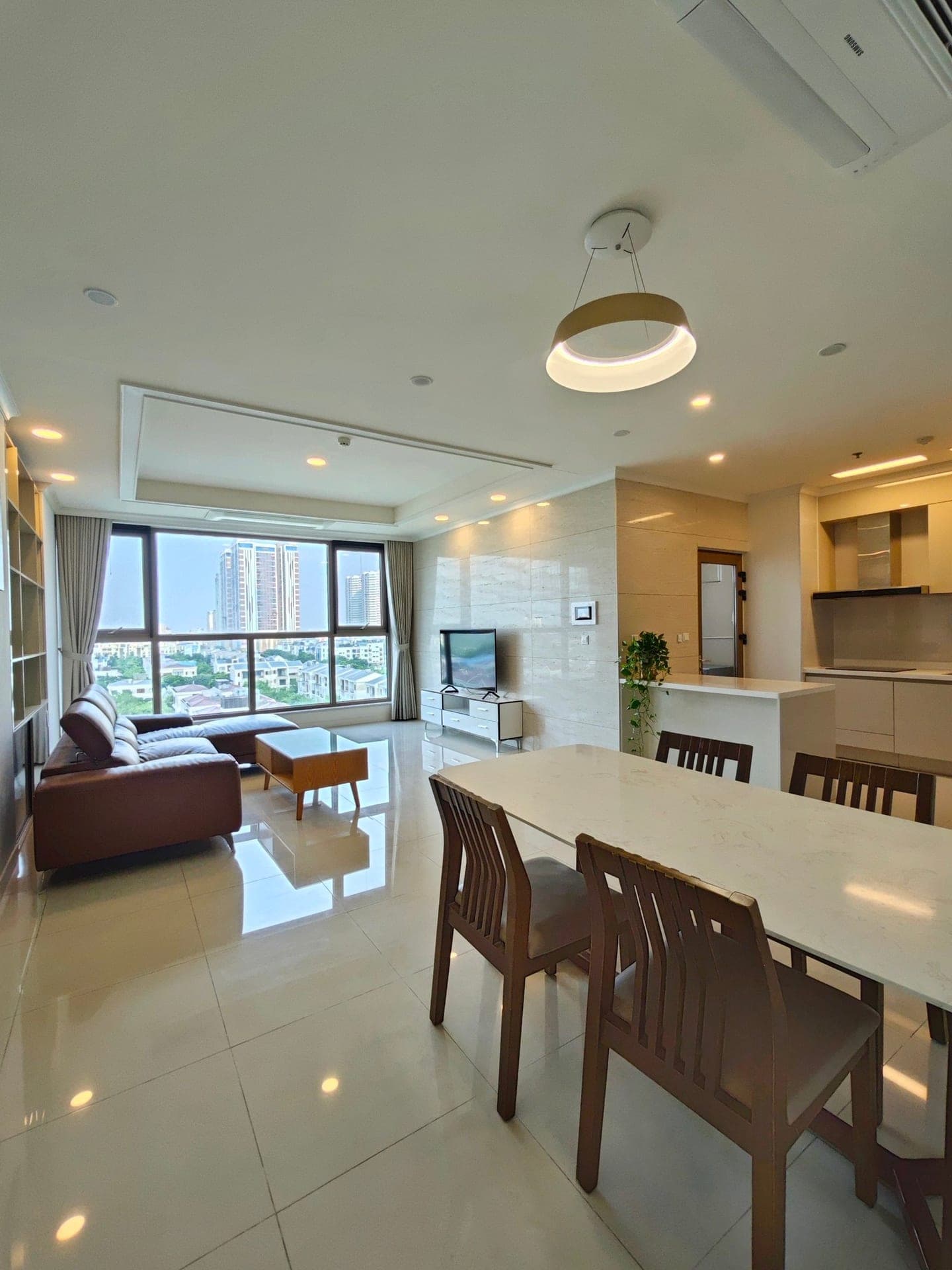 Star Lake 3 Bedroom Apartment in Tay Ho