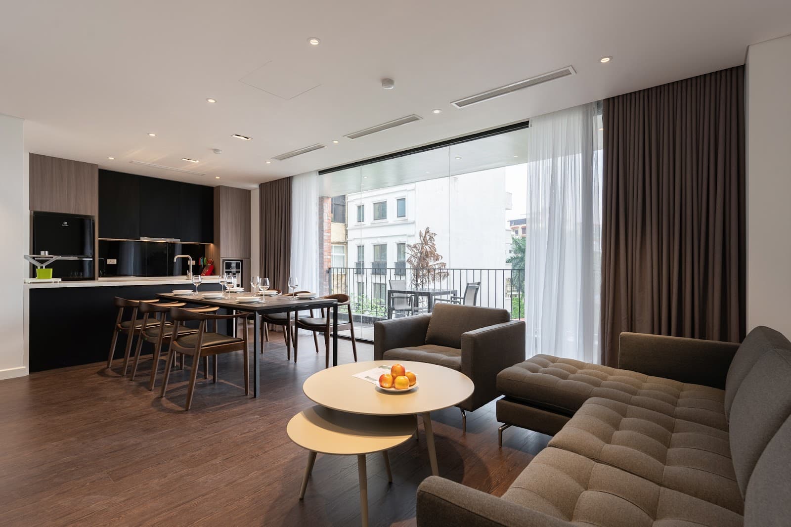 Contemporary 2-Bedroom Apartment on To Ngoc Van Tây Hồ 2