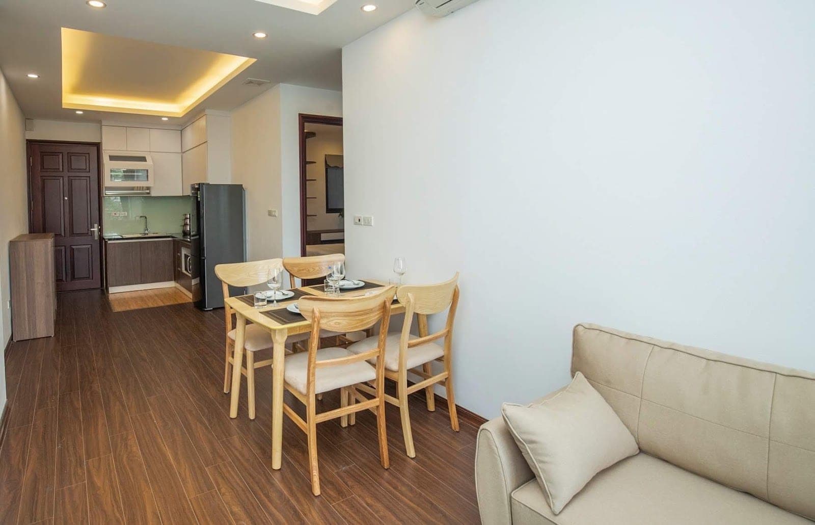 Lake View 2-Bed Apartment on Vu Mien Island 3