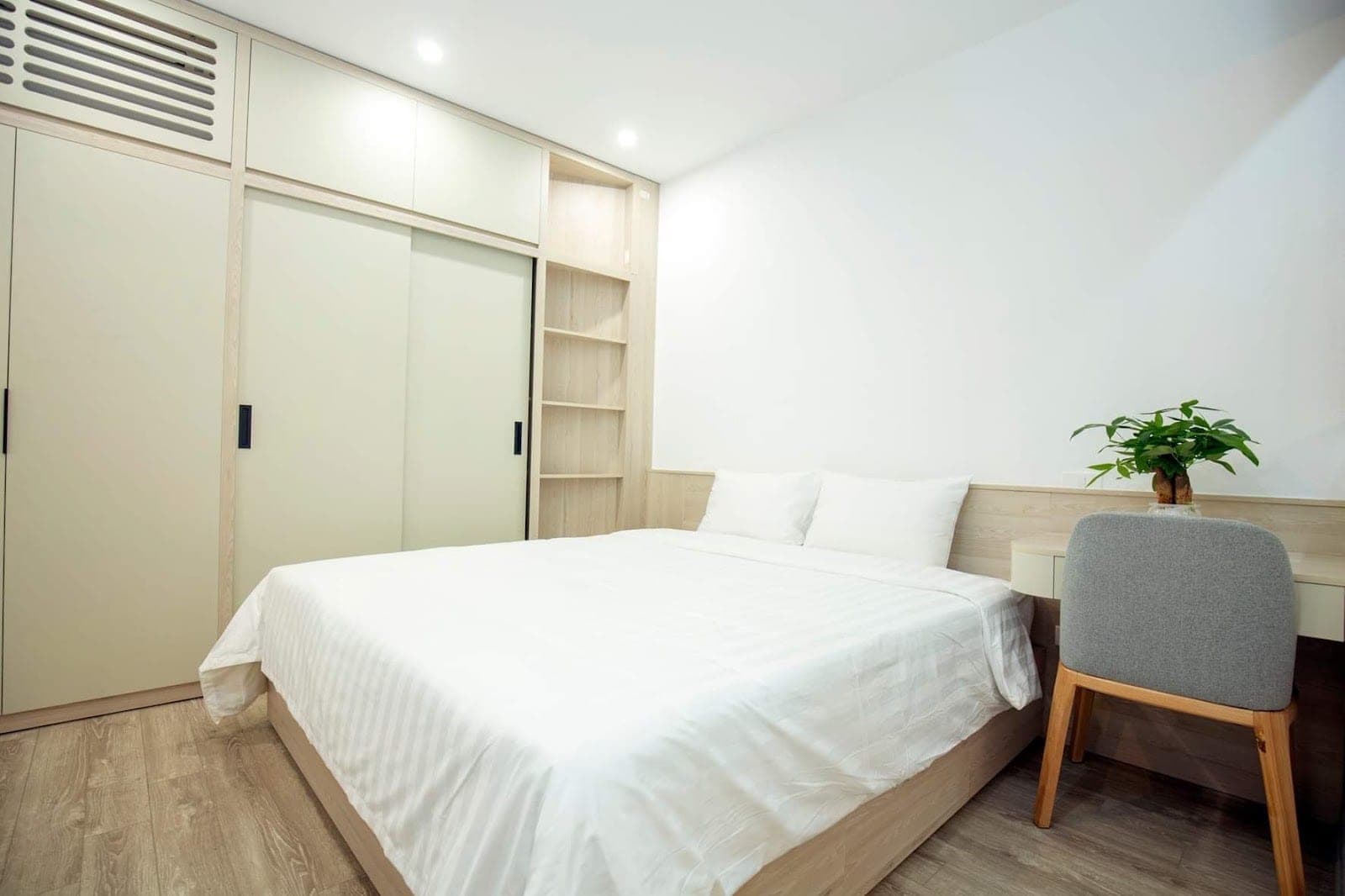 Furnished 1-Bed Apartment on Vu Mien Island 3
