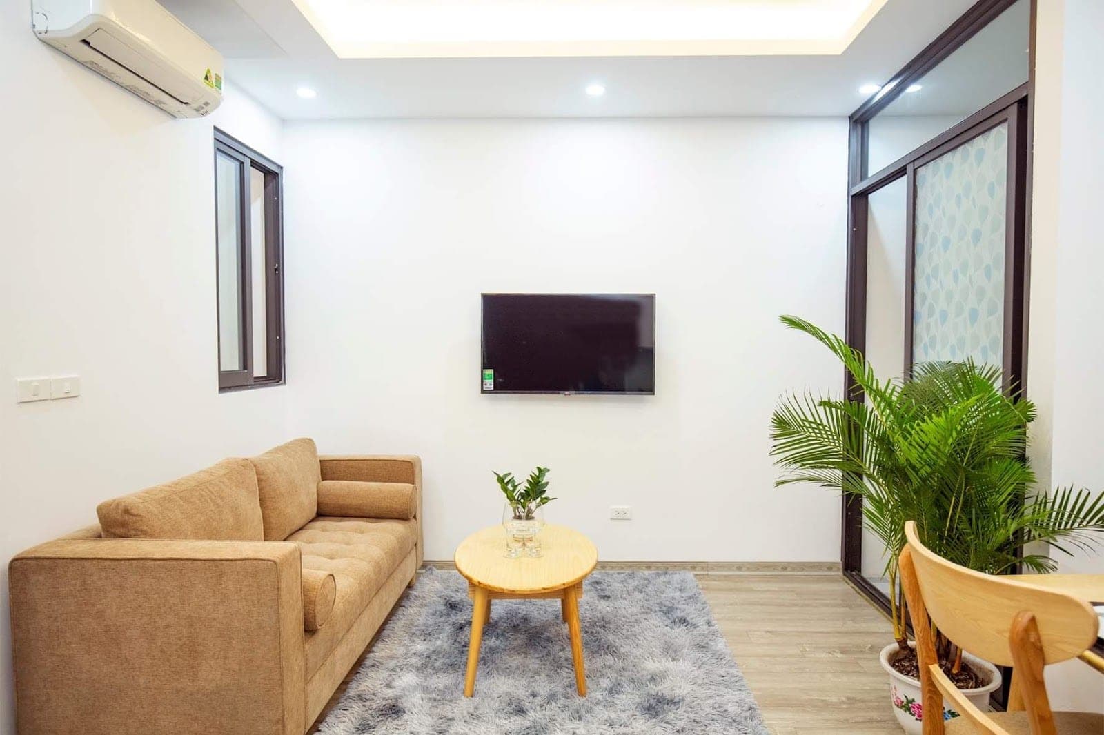 Furnished 1-Bed Apartment on Vu Mien Island