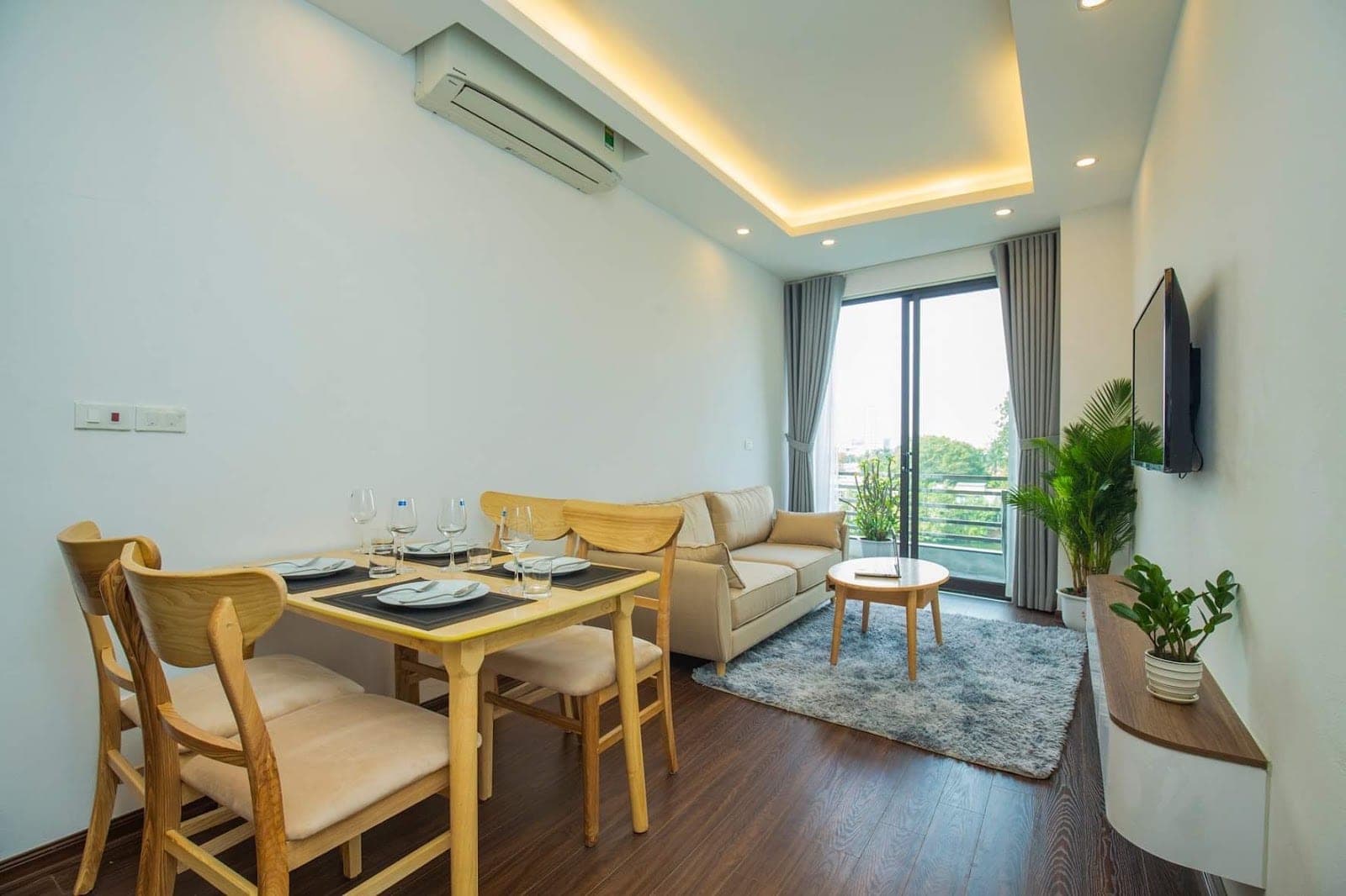 Lake View 2-Bed Apartment on Vu Mien Island 2